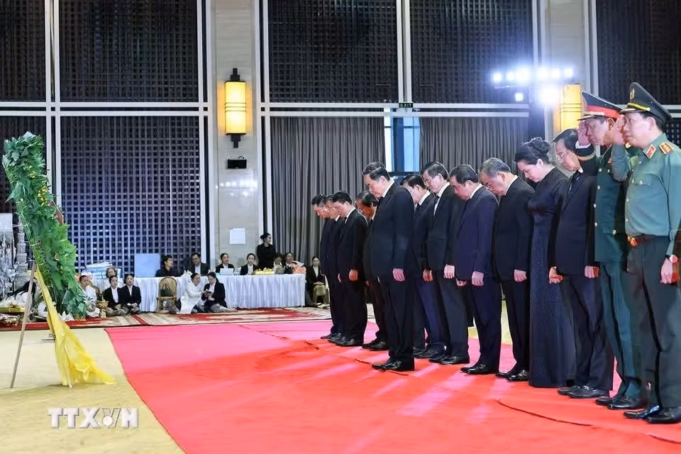 chu-tich-quoc-hoi-tran-thanh-man-vieng-chu-tich-quoc-hoi-lao10.jpg