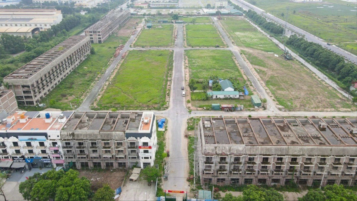 Dự án Khu đô thị, dịch vụ tổng hợp Đức Việt hồi tháng 3/2025 bị UBND tỉnh Bắc Ninh đưa vào danh sách các dự án chậm tiến độ, tồn đọng kéo dài, hiệu quả thấp, gây lãng phí... Ảnh: VOV. kdt-bo-hoang-2-6030.jpg