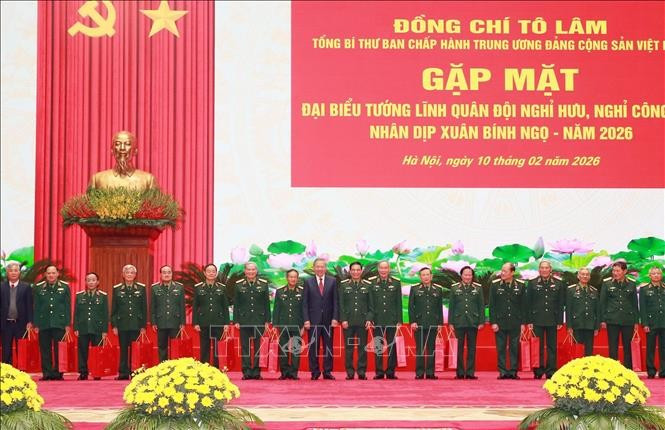 vna-potal-tong-bi-thu-gap-mat-dai-bieu-tuong-linh-quan-doi-nghi-huu-nghi-cong-tac-stand-6-9017.jpg