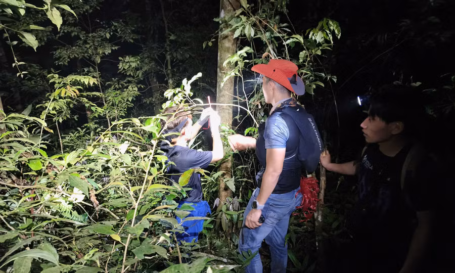 Người dẫn đường kể lại hành trình tìm thấy nam sinh lạc rừng Tam Đảo