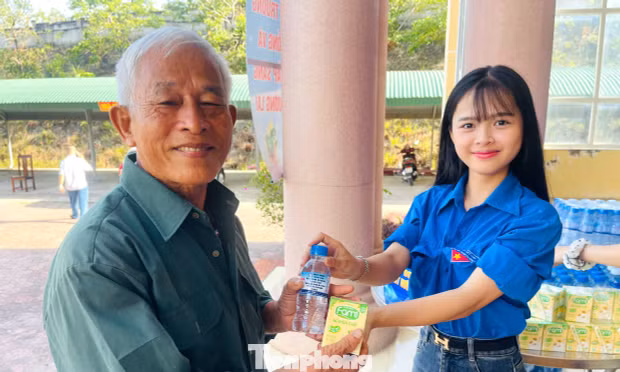 Tuổi trẻ Nghệ An tiếp sức đợt cao điểm thu nhận mẫu ADN thân nhân liệt sĩ
