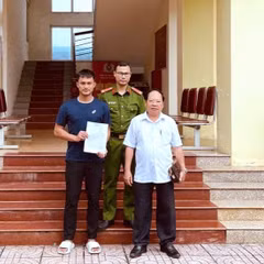 Báo cho công an vì tài khoản bất ngờ nhận 1 tỷ đồng