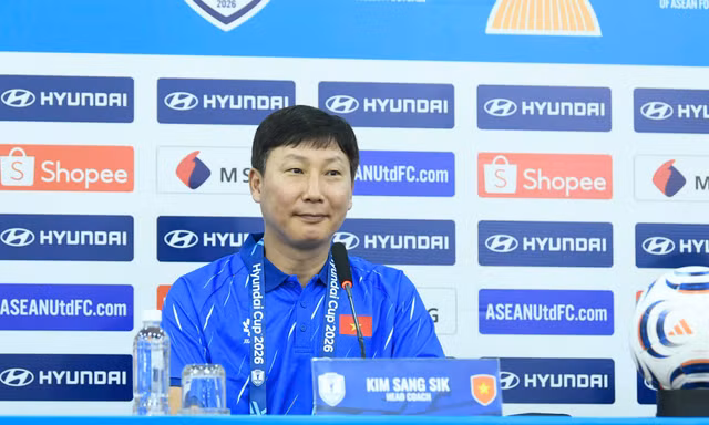 HLV Kim Sang-sik: Thực sự không dễ dàng để thắng Malaysia