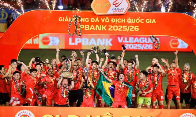 Công an Hà Nội đăng quang, Becamex TPHCM lâm nguy 