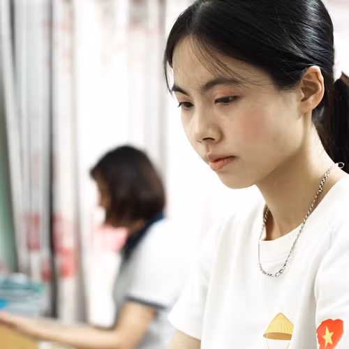 Phía sau danh hiệu thủ khoa toàn quốc: Lời hứa năm lớp 7 và quyết tâm để mẹ bớt khổ