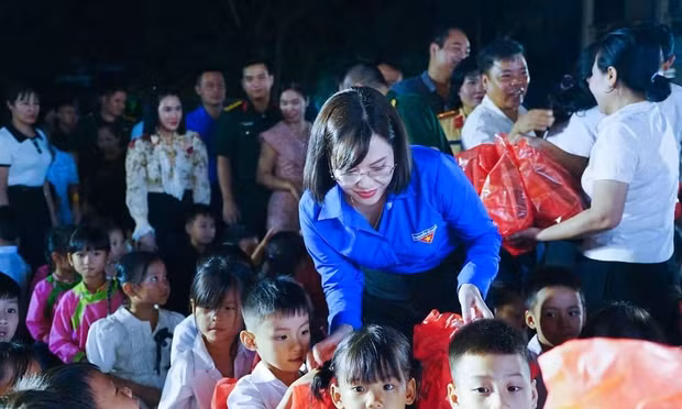 Tết Trung thu đặc biệt ấm áp của trẻ em vùng biên