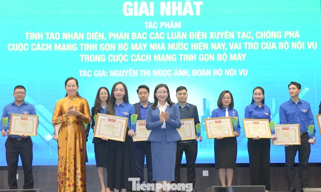 Gen Z tỉnh táo nhận diện, phản bác luận điệu xuyên tạc về cách mạng tinh gọn bộ máy