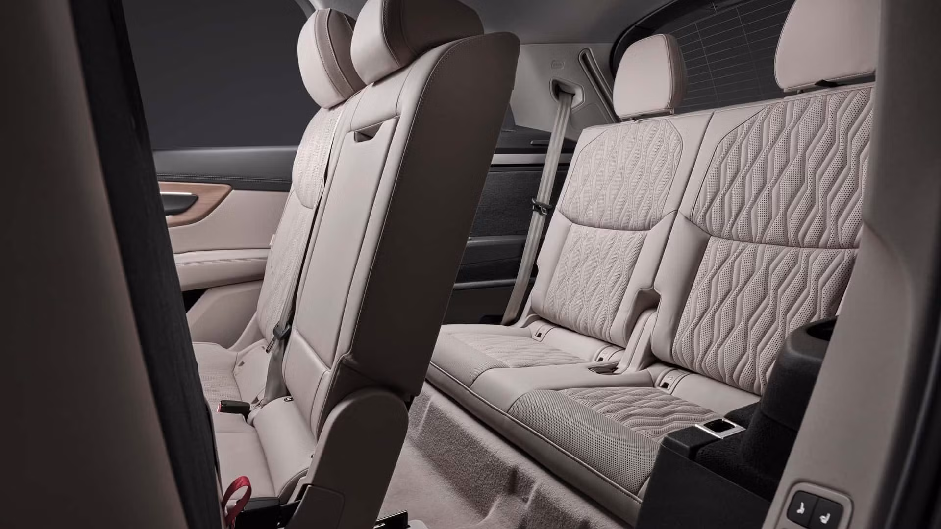 2027-audi-q7-7025.jpg