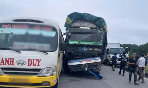 Tài xế rời khỏi hiện trường sau khi gây tai nạn liên hoàn trên cao tốc Hà Nội - Thái Nguyên