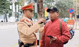 Hà Nội: CSGT phát hiện nhiều tài xế vi phạm nồng độ cồn ở mức cao trong ngày thứ 2 nghỉ Tết Dương lịch