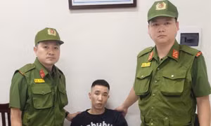 Hà Nội: Cảnh sát khống chế đối tượng cầm dao tấn công tài xế xe ôm
