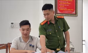Triệu tập đối tượng chuyên lập tài khoản ngân hàng để bán