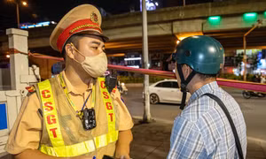 Hà Nội: Phát hiện hơn 900 tài xế vi phạm nồng độ cồn qua 2 ngày thực hiện cao điểm 