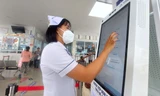 TPHCM: Trải nghiệm ‘lễ tân’ thời công nghệ ở cơ sở y tế, trung tâm hành chính công cấp xã 