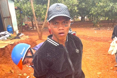 Tóm gọn hai đối tượng cầm dao giật túi tiền của nữ thương lái thu mua hạt điều 