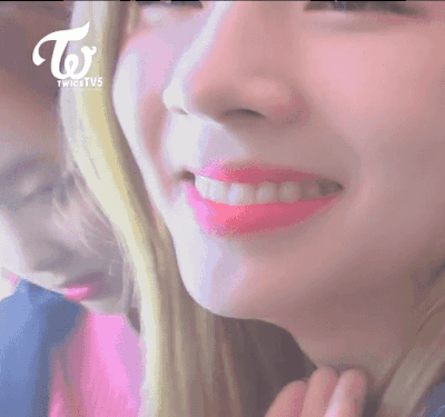 Khoảnh khắc Nayeon bị cho là đang lườm Dahyun