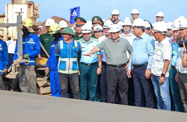 Thủ tướng kiểm tra 'siêu dự án' sân bay Long Thành 