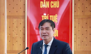 Sách lý luận, chính trị ngày càng gần gũi bạn đọc trẻ