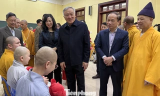 Phó Thủ tướng Thường trực Nguyễn Hòa Bình dự Ngày hội hiến máu - Hành bồ tát đạo