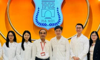 Quà 'đặc biệt' dịp 27/2 cho sinh viên Trường Đại học Y Hà Nội