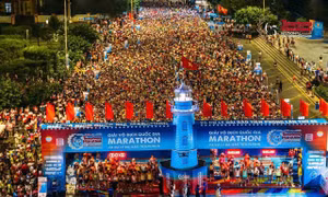 Tiền Phong Marathon luôn thu hút đông đảo vận động viên tham gia 