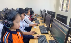 Đưa tiếng Anh thành ngôn ngữ thứ hai: Bài toán hội nhập và bản sắc 