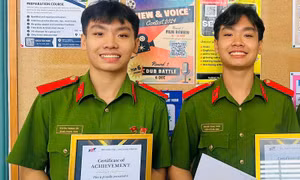 Anh em song sinh Nguyễn Trọng Thiên và Nguyễn Trọng Lộc (SN 2004), hiện là học viên Trường Đại học Cảnh sát nhân dân, TPHCM 