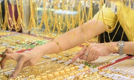 Giá vàng bật tăng mạnh