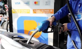 Giá xăng dầu giảm từ 15h chiều nay