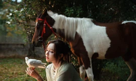 Thương: Bích Phương vẫn đẹp, vẫn tinh tế nhưng âm nhạc thiếu điểm bùng nổ