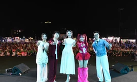 Khó quên Fest Chạm Việt Nam: Đen "khai tiệc" thân thiện, Anh Tú kết màn "cực cháy"