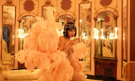 Nhiều thông tin về album đã bị rò rỉ ngay sau khi album được thông báo. 