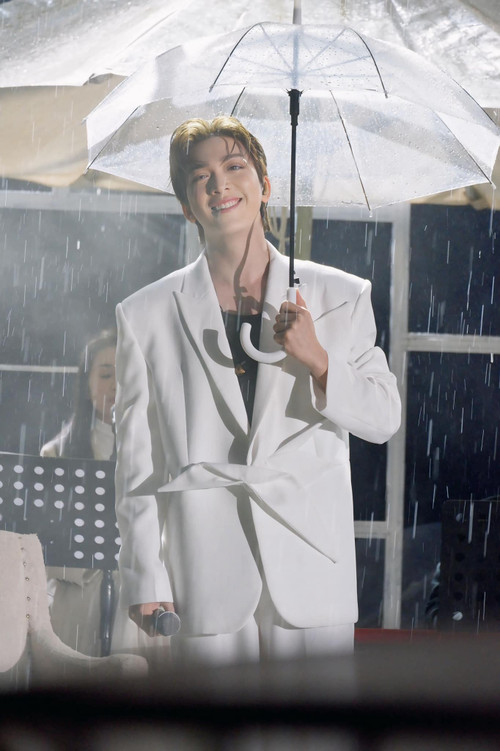 Tăng Phúc tổ chức show ở Đà Lạt dưới trời mưa. Tăng Phúc tổ chức show ở Đà Lạt dưới trời mưa.