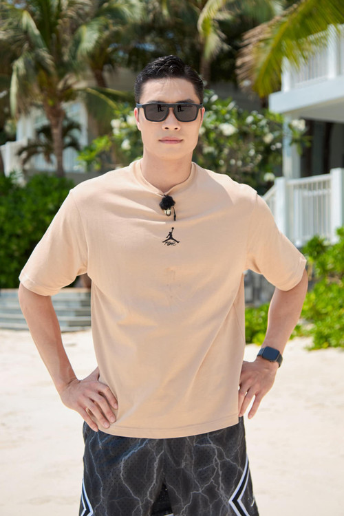 Mạnh Kiên - người chơi gây tranh cãi ở Đảo Thiên Đường. Mạnh Kiên - người chơi gây tranh cãi ở Đảo Thiên Đường.