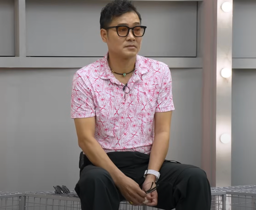 Danh thủ Hồng Sơn không có nhiều người mời gọi về đội. Danh thủ Hồng Sơn không có nhiều người mời gọi về đội.