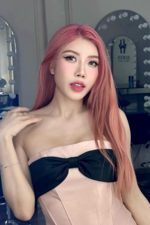 Gia đình Trang Pháp có truyền thống làm ngoại giao và nghiên cứu ngôn ngữ. Ảnh: FBNV.