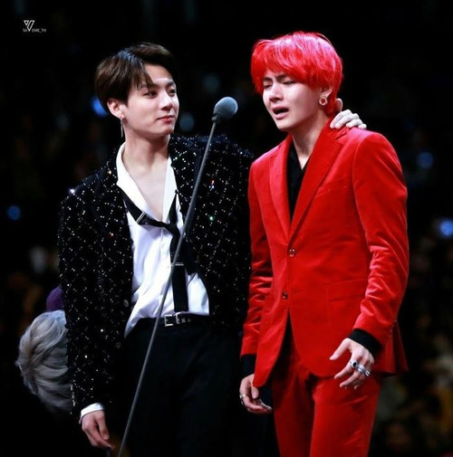 V nói về việc cạn kiệt sức lực thể chất, tinh thần năm 2018. V nói về việc cạn kiệt sức lực thể chất, tinh thần năm 2018.