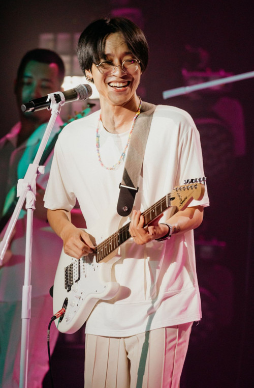 Thắng - giọng ca chính của Ngọt.