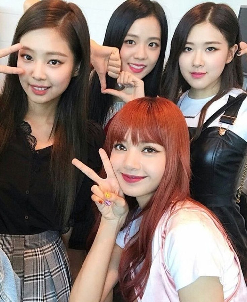 YG cho biết hợp đồng của BlackPink sẽ sớm được thông báo.