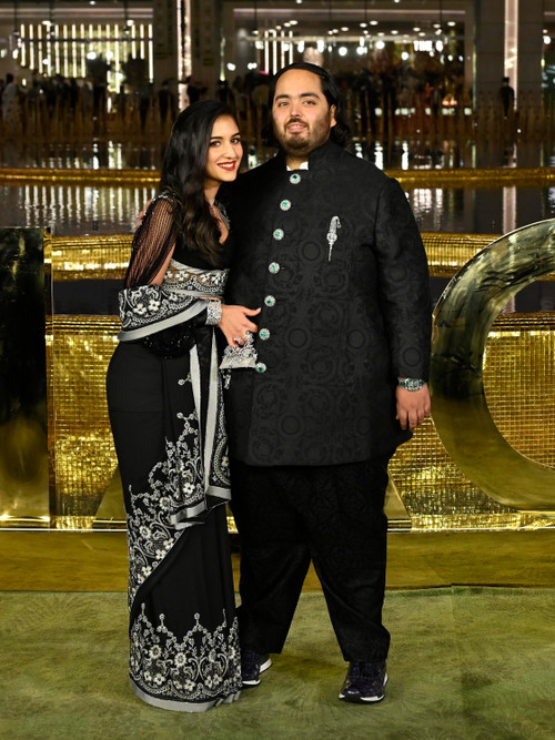 Anant Ambani (phải) và "thanh mai trúc mã" Radhika Merchant. Ảnh: Getty. Anant Ambani (phải) và "thanh mai trúc mã" Radhika Merchant. Ảnh: Getty.
