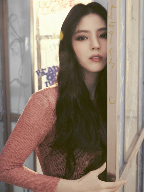 Han So Hee chỉ trích bạn trai Ryu Jun Yeol vì giữ im lặng.