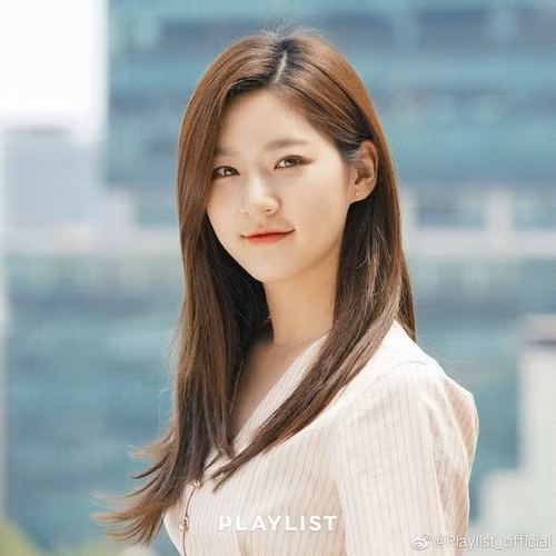 Kim Sae Ron tự tử ở tuổi 25.
