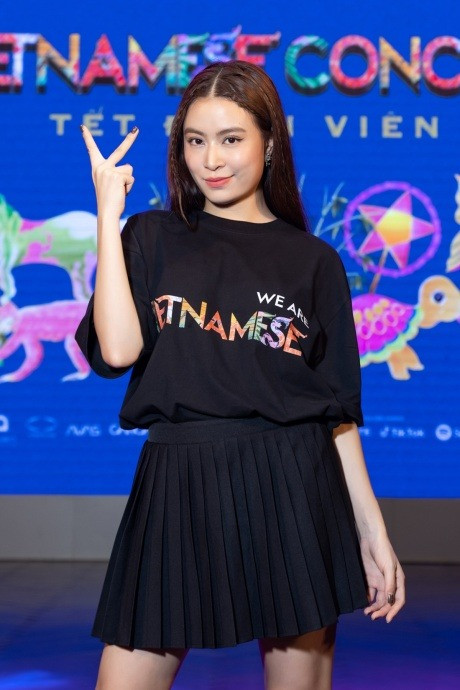 Màn đáp trả về khả năng hát live của Hoàng Thùy Linh nhận chỉ trích. Màn đáp trả về khả năng hát live của Hoàng Thùy Linh nhận chỉ trích.