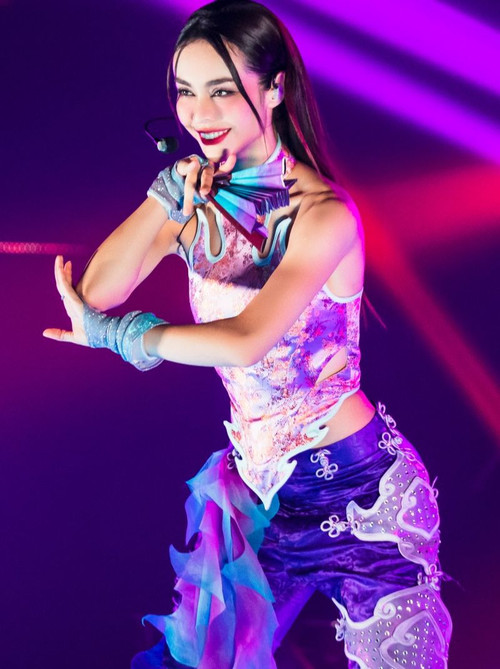 MLee là một trong số Chị đẹp chịu nhiều chỉ trích từ cộng động mạng. MLee là một trong số Chị đẹp chịu nhiều chỉ trích từ cộng động mạng.