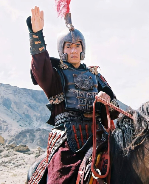 Ê-kíp dùng công nghệ AI đưa Thành Long trở về tuổi 27 trong cảnh phim quay về thời cổ đại. Ảnh: 163.