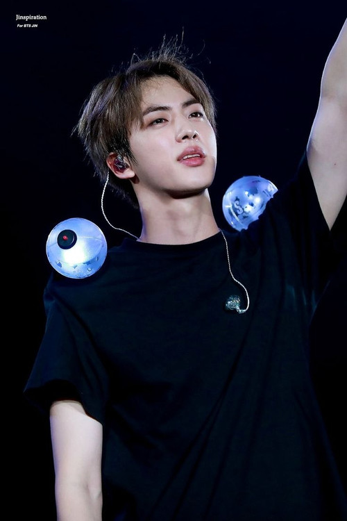 BTS đã cho ra mắt 3 bản lightstick. BTS đã cho ra mắt 3 bản lightstick.