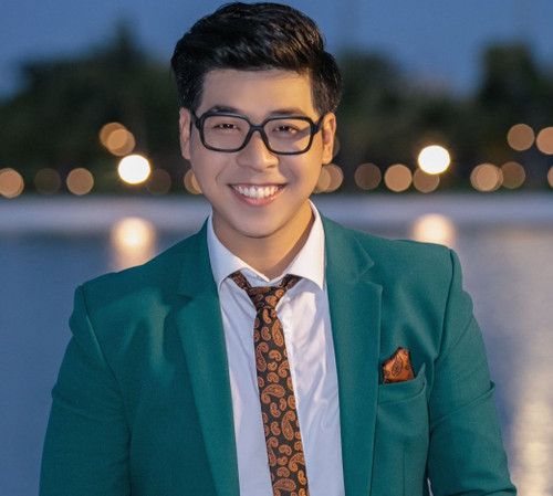 Vĩnh Phú thông báo anh không tiếp tục đảm nhận vai trò MC trong hai đêm nhạc ở Mỹ Đình. Vĩnh Phú thông báo anh không tiếp tục đảm nhận vai trò MC trong hai đêm nhạc ở Mỹ Đình.