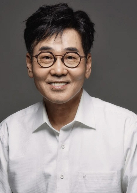 Nam diễn viên kỳ cựu Lee Yoon Hee đột ngột qua đời ở tuổi 64.