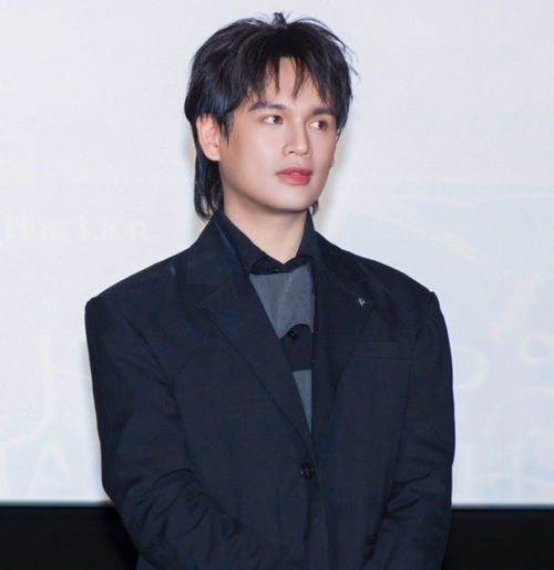 Ca sĩ Nguyễn Trần Trung Quân.