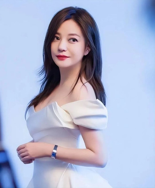 Triệu Vy vẫn nhận được sự ủng hộ của nhiều khán giả sau 3 năm bị &quot;phong sát&quot;.